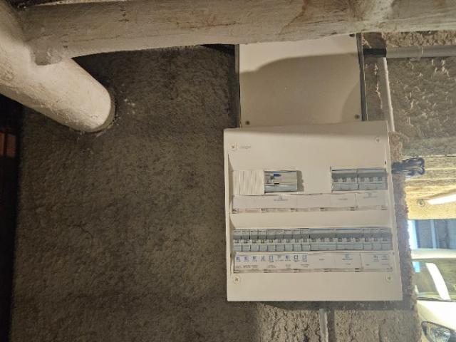 REMPLACEMENT ET REMISE AUX NORMES D'UN TABLEAU ELECTRIQUE